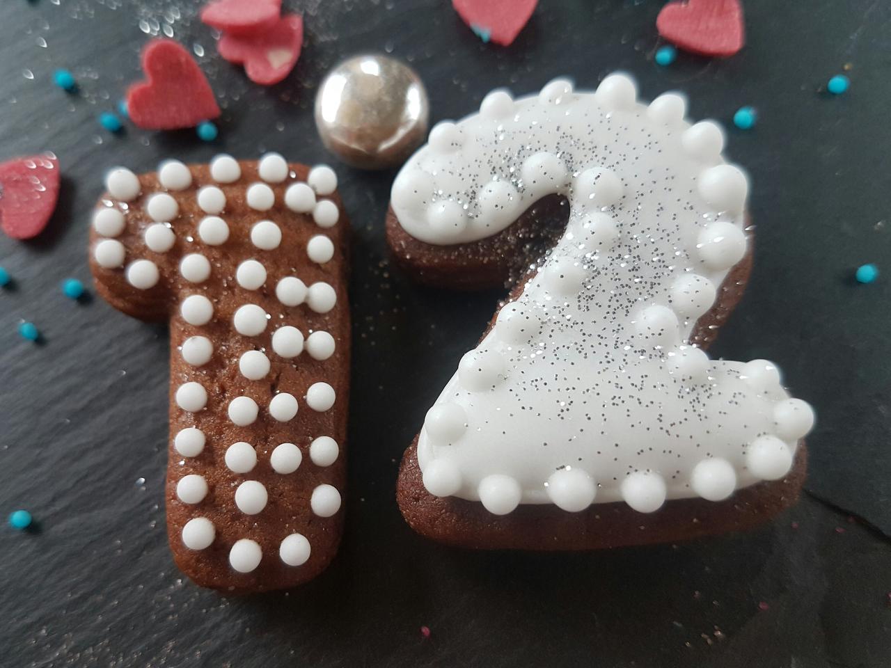 pierniczek z lukrem cyferka 12