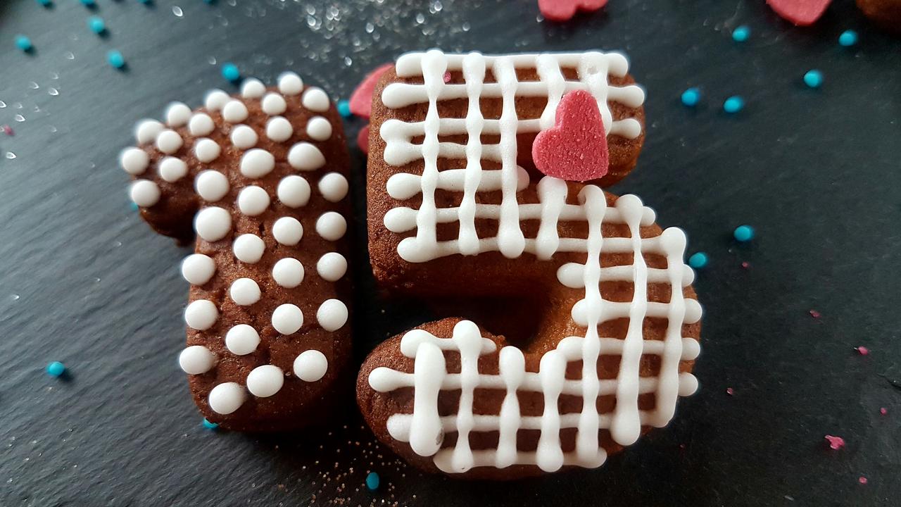 pierniczek z lukrem cyferka 15