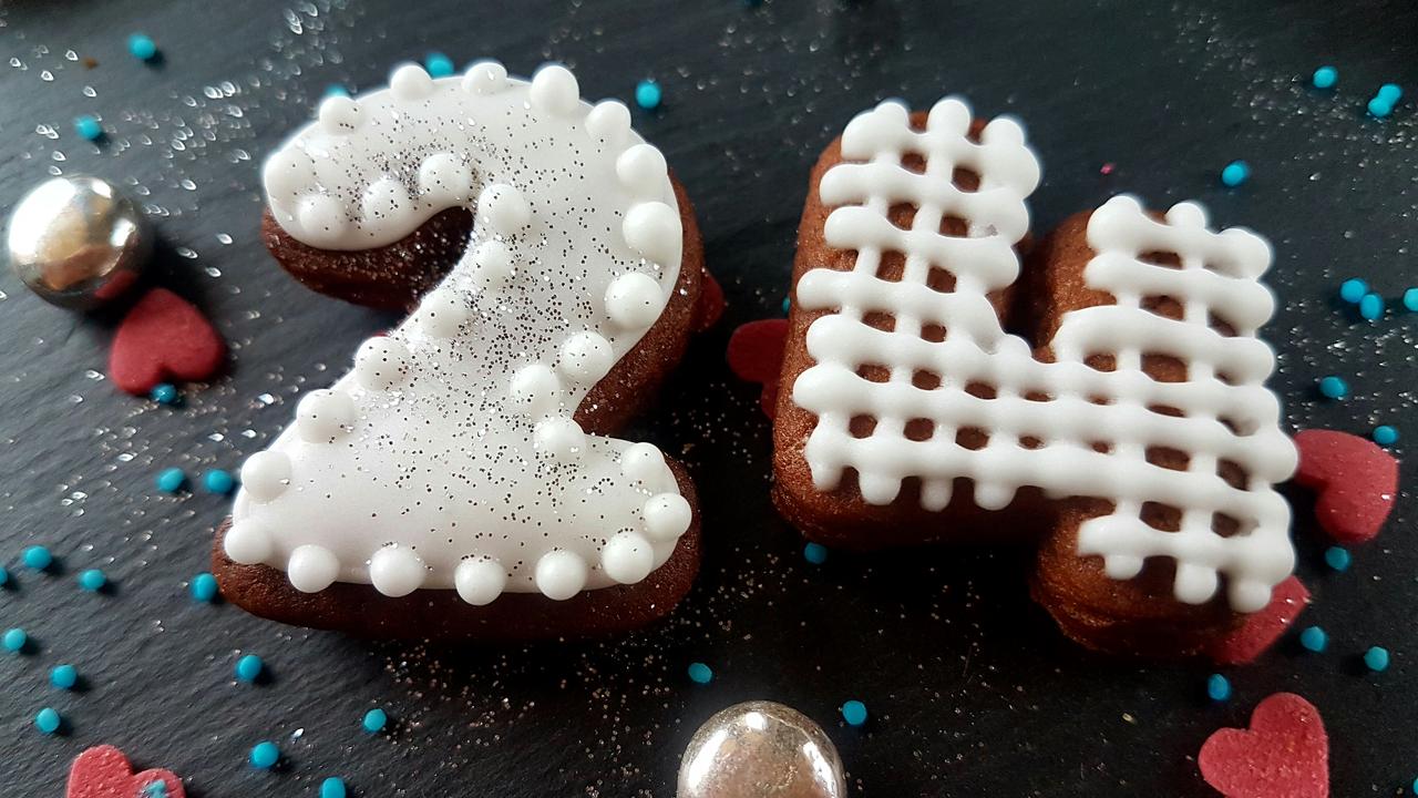 pierniczek z lukrem cyferka 24