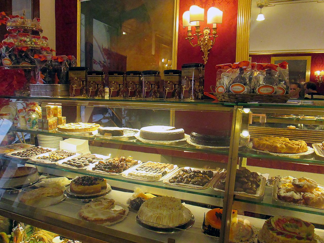 cafe greco witryna cukiernie w Rzymie