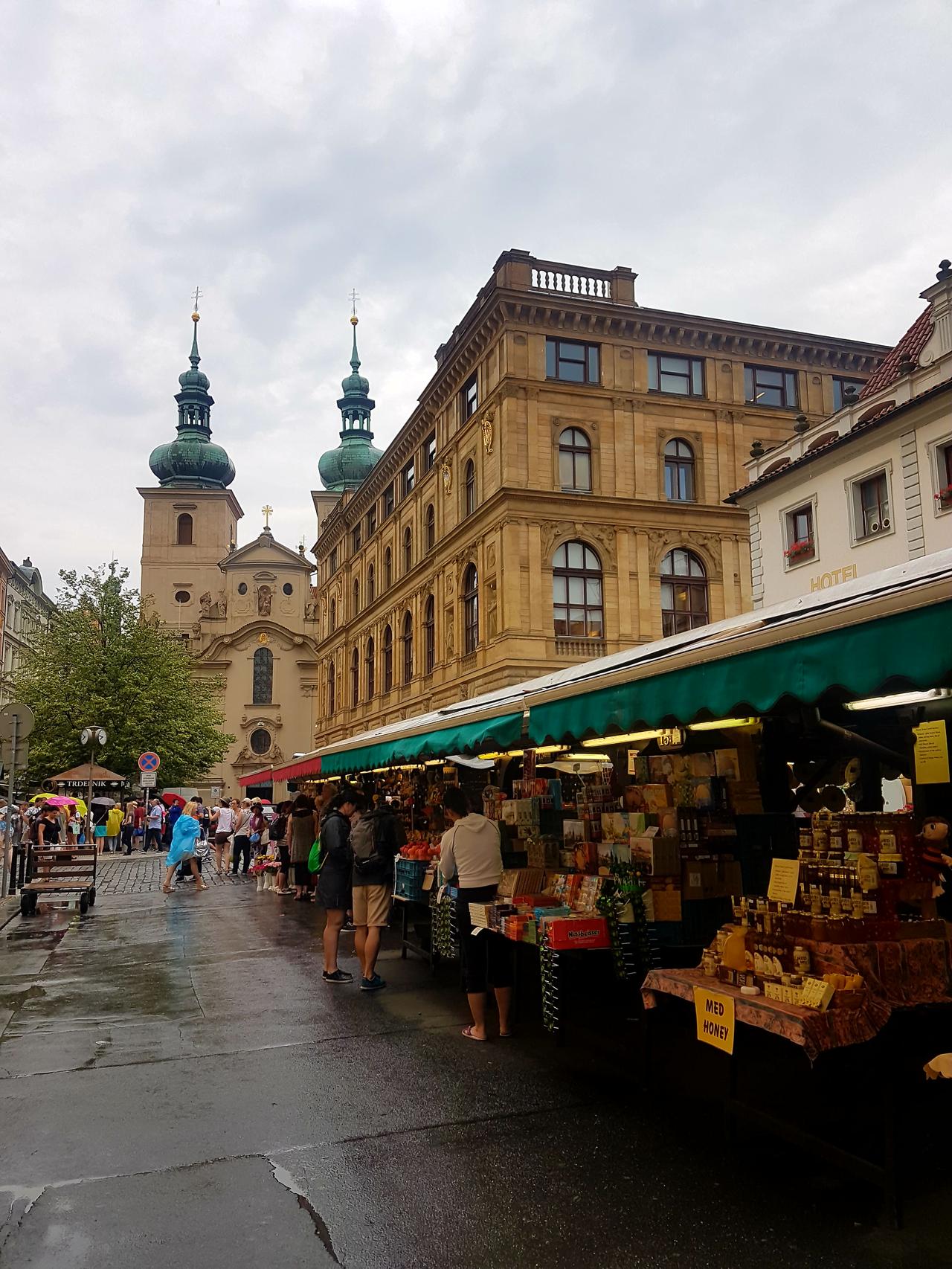 stragany Praga