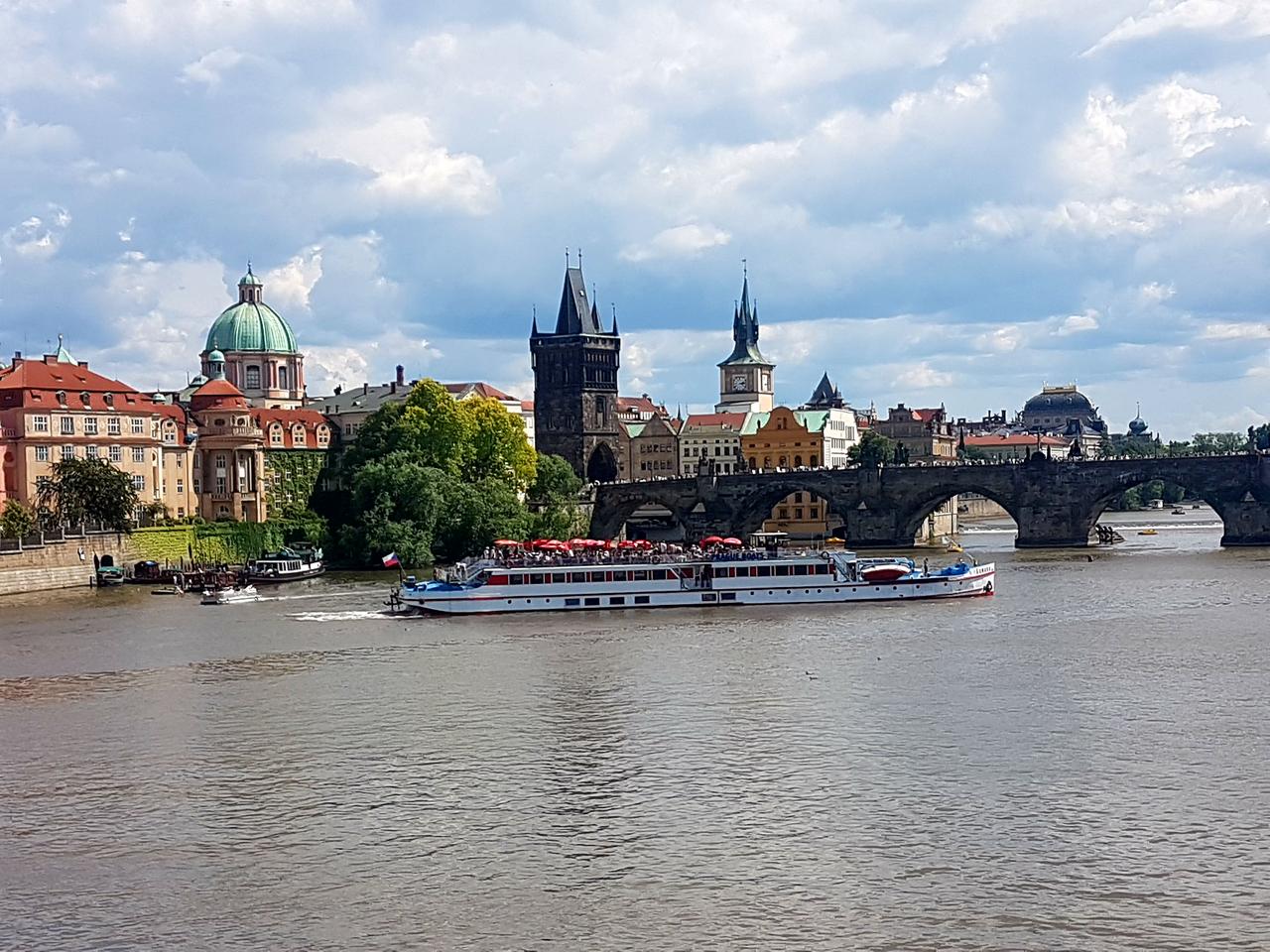 widok na most Karola praga
