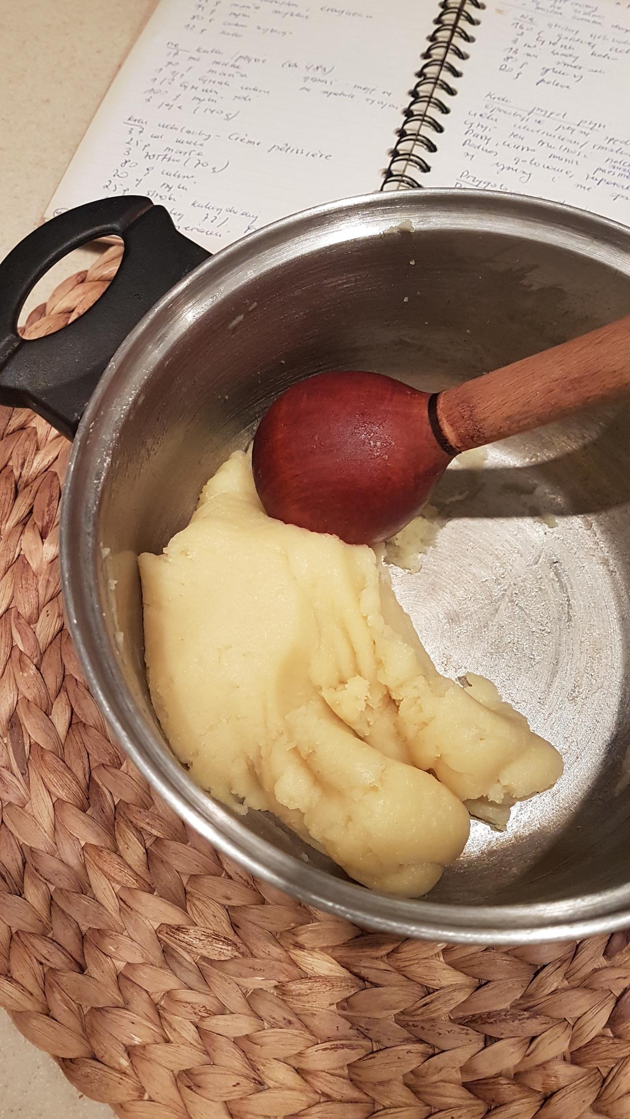 ciasto ptysiowe parzone